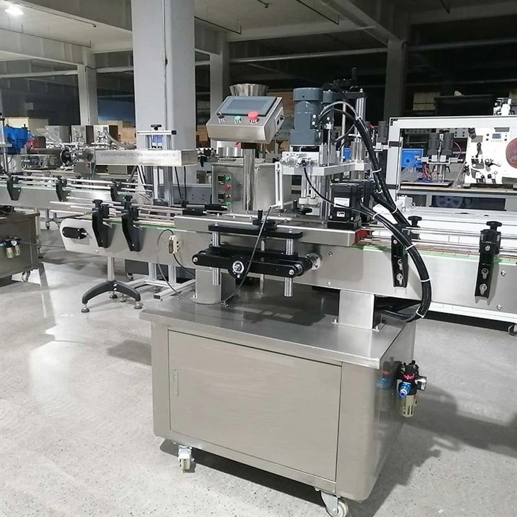 Automatic bottle capping machine5